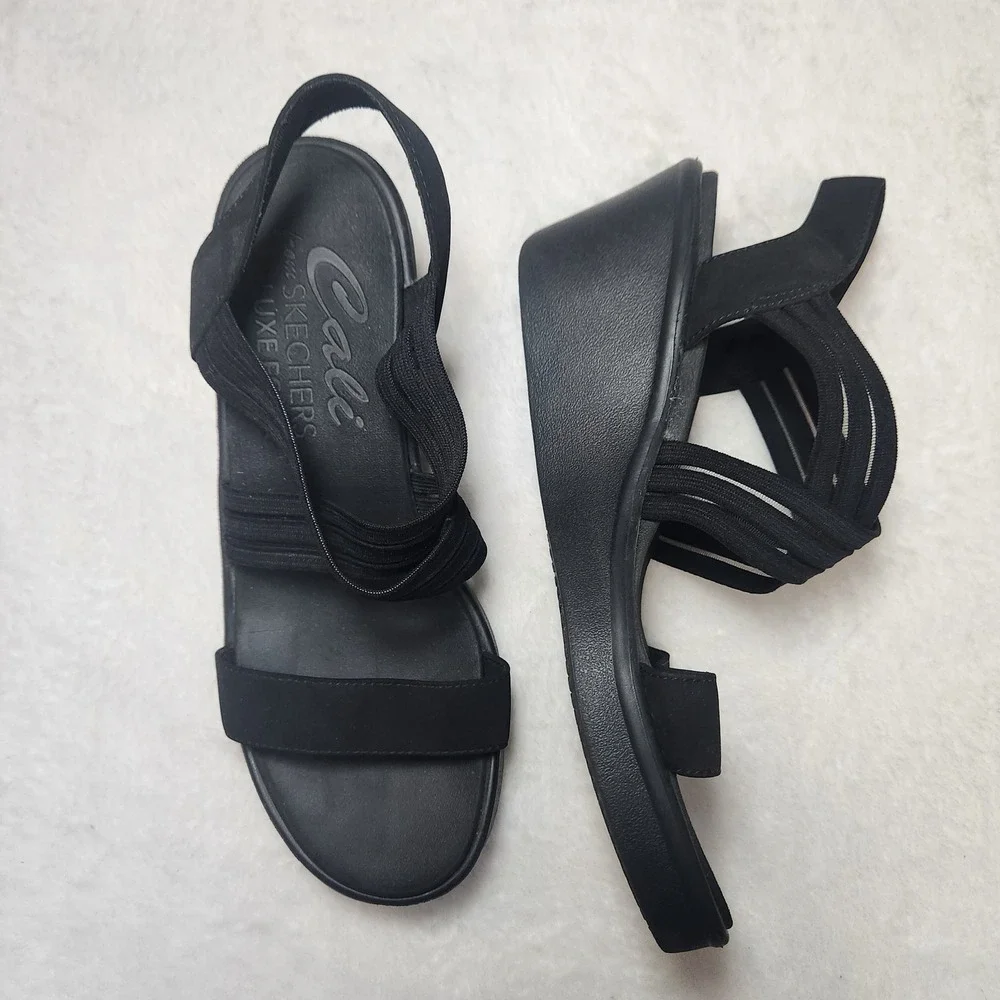 Skechers Cali Rumblers Black Strappy Wedge Sandals Luxe Foam Women 8 Resort